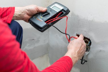voltmetre kullanarak elektrikçi