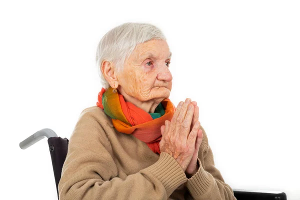 Alte depressive Dame auf sich allein gestellt — Stockfoto