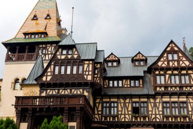 Romanya 'nın Sinaia kentindeki Pelisor Kalesi