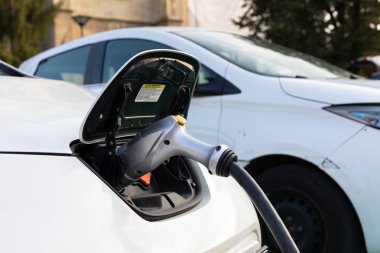 Elektrikli otomobil için güç kaynağı