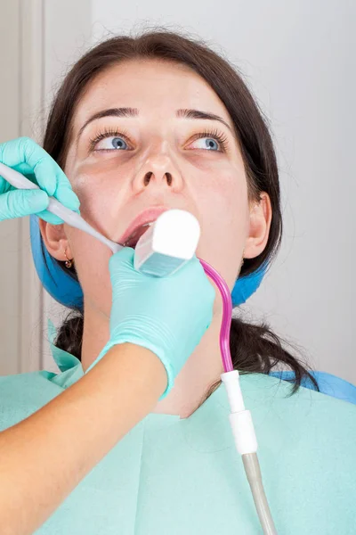Young female dentist — Stock Photo, Image