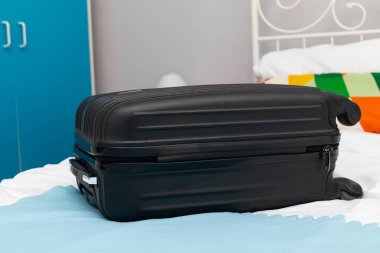 Seyahat, bavul, daire