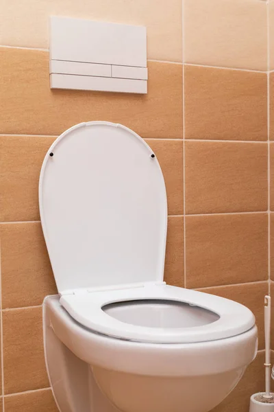 Toalete em uma casa de banho — Fotografia de Stock