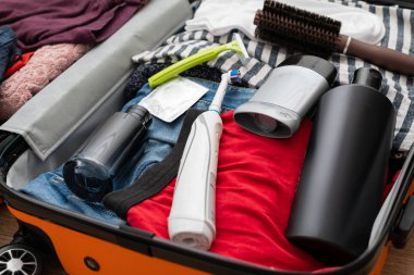 Seyahat, bavul, daire