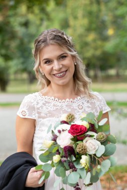 Renkli buket ve gelin