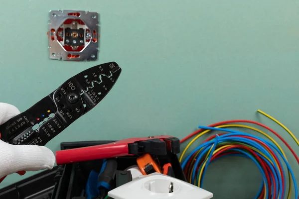 Herramientas Para Necesidades Del Electricista Probadores Voltaje Pelacables Alicates Cables — Foto de Stock