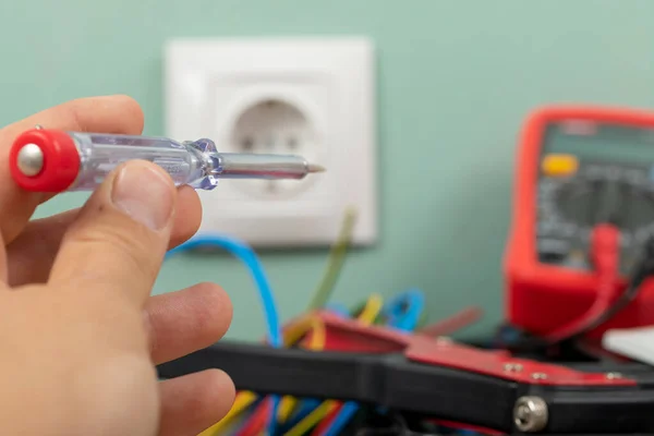 Verktyg För Elektriker Multimeter Spänningsprovare Vajrar Tänger — Stockfoto