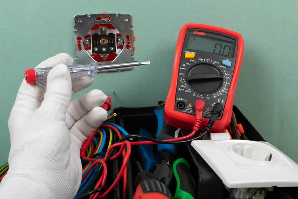 Herramientas Para Necesidades Del Electricista Multímetro Choque Probadores Voltaje Pelacables — Foto de Stock