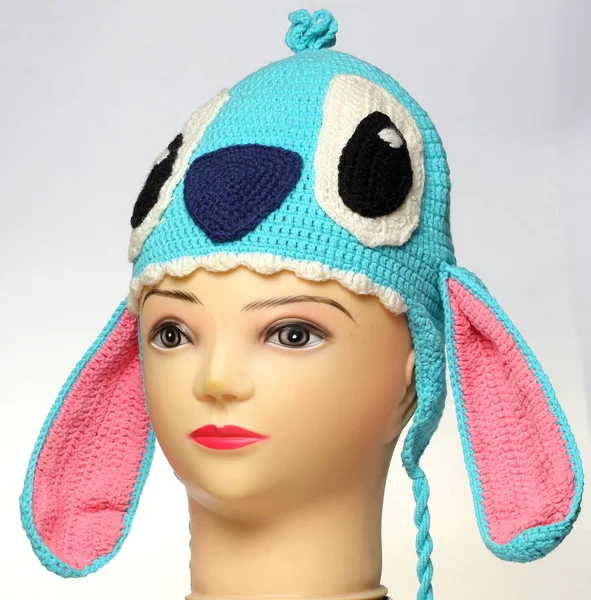 彩色针织儿童冬季羊毛帽子 — 图库照片