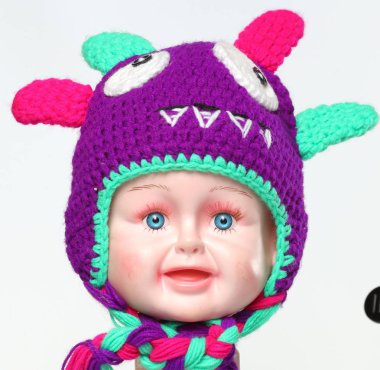 renkli örgü çocuk kış şapka yünden yapılmış