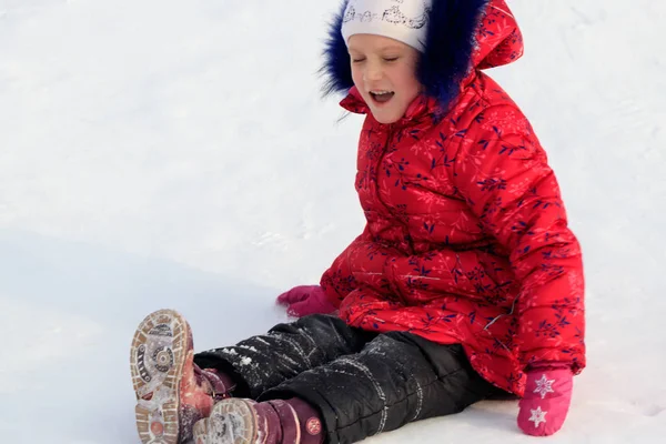 Menina Caiu Neve Inverno — Fotografia de Stock