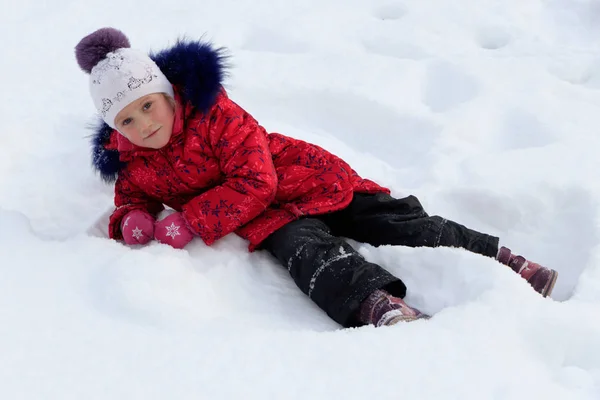 Menina Caiu Neve Inverno — Fotografia de Stock