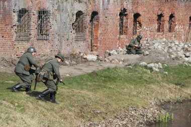 Kırmızı ordu savaşları ile Dünya Savaşı sırasında Konigsberg 'de beş numaralı kale saldırı savaşının yeniden inşası