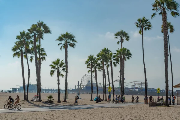 Vista Del Muelle Con Parque —  Fotos de Stock