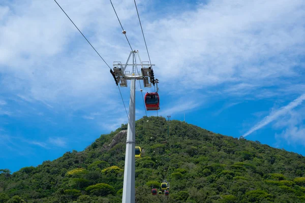 Teleférico Con Vista Verdosa Detrás — Foto de Stock