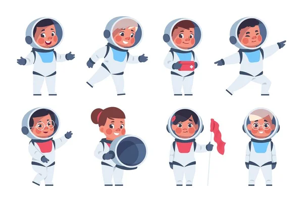 Astronauter för barn. Söta tecknade barn tecken i kostymer av kosmonauter. Tonåringar som spelar galaxspel, bär kosmiska festivalrymddräkter. Vektor utrymme som för pojkar och flickor vetenskapliga karriär — Stock vektor