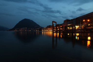 Lugano lakefront gece