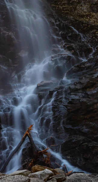 韦尔扎斯卡山谷的弗罗达瀑布 — 图库照片