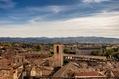 Gubbio 'daki tipik ortaçağ mimarisinin bir görüntüsü