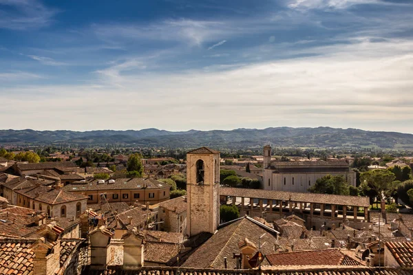 Gubbio 'daki tipik ortaçağ mimarisinin bir görüntüsü