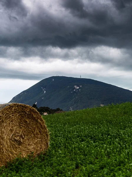 Гора Конеро Летней Грозой — стоковое фото