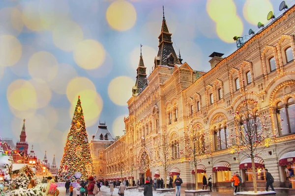 Fachada de Ano Novo do edifício na Praça Vermelha em Moscou, GUM e a Feira de Natal — Fotografia de Stock