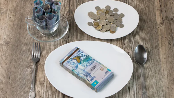 Dinero Está Plato Tenge Moneda Nacional Kazajistán Concepto Salario Digno — Foto de Stock