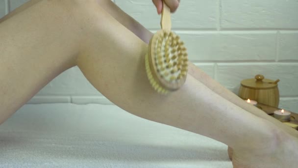 Exfoliation Natural Bristle Brush Dry Brush Massage Preparing Skin Epilation — Stock Video