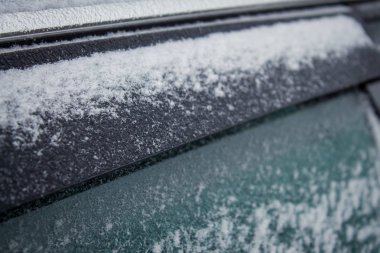 araba cam donmuş, araba cam buz kar, buz, kar yağışı ile