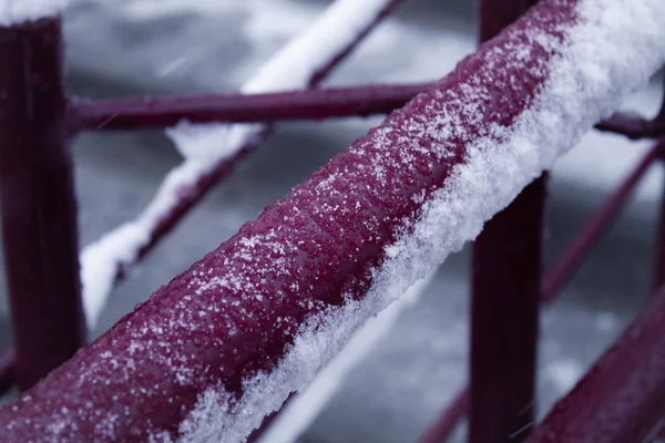 Eingefrorene Treppengeländer Rutschige Treppen Eingefrorene Rohre Vereiste Geländer Eis Rutschige — Stockfoto