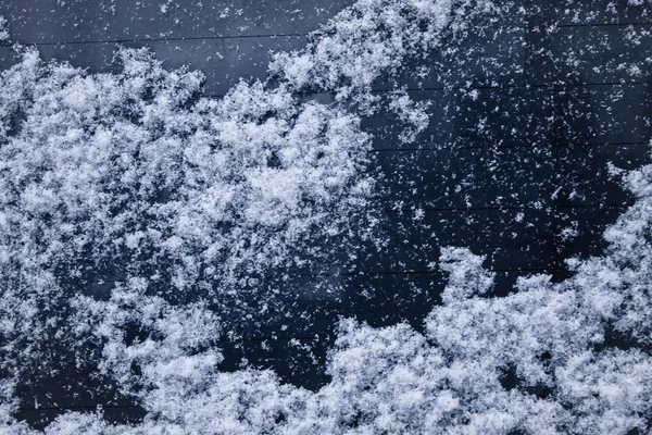 Die Textur Des Schnees Das Gefrorene Glas Des Autos — Stockfoto