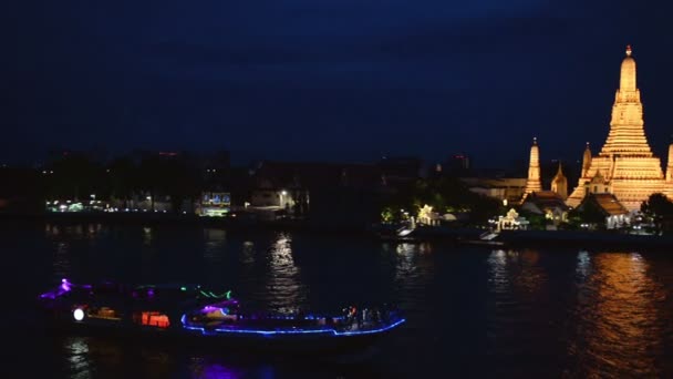 Pagoda Tempio Wat Arun Con Trasporto Dell Acqua Fiume Chao — Video Stock