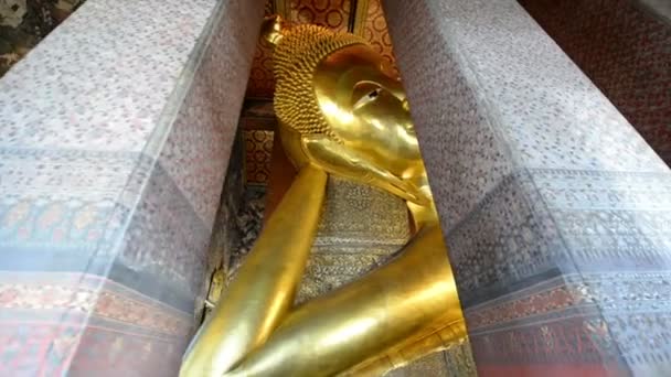 Лежащая Золотая Статуя Будды Лицом Ват Пхо Бангкок Таиланд — стоковое видео