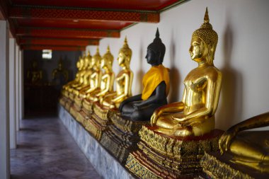 Üst üste Wat Pho, Bangkok Tayland, Buda heykelleri
