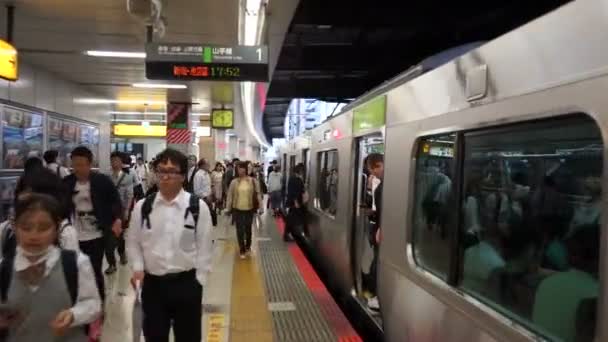 Tokyo Japan June 2018 Commuters Walking Shibuya Japan Railway Platform — Stock Video