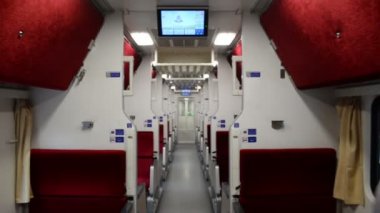 Modern Tay 2 sınıf içinde uyuyan tren araba