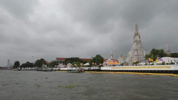 Bangkok Thailandia Maggio 2018 Traghetto Arrivo Sul Molo Vicino Wat — Video Stock