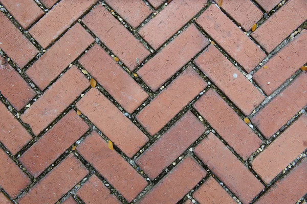 通路の床の美しい赤瓦のフロアー リング パターン — ストック写真