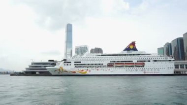 Hong Kong, Çin - 15 Ağustos 2018: Yıldız kova cruise gemi içinde Victoria Harbor, Hong Kong