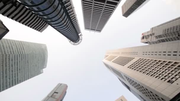 Blick Von Unten Auf Moderne Wolkenkratzer Geschäftsviertel Singapore — Stockvideo
