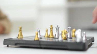 Satranç tahtaları ve satranç adet oyun