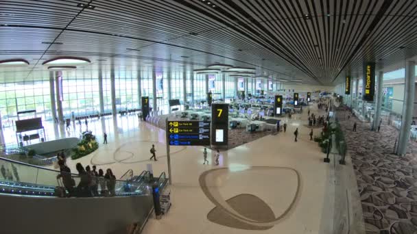 Уповільнена Зйомка Рухомих Пасажира Залу Очікування Аеропорту Сінгапур — стокове відео