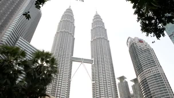 Petronas Kiz Kuleler Kuala Lumpur Ünlü Dönüm Noktası Olduğunu — Stok video