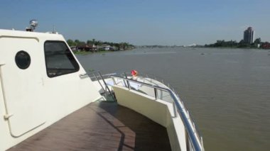 Bangkok Chao Phraya Nehri şaşırtıcı yaklaşım
