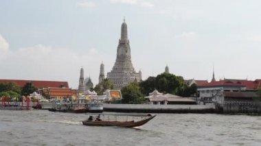 Wat arun Bangkok Chao Praya Nehri üzerinden