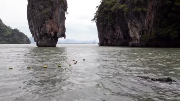 Остров Джеймса Бонда Стал Знаменитой Достопримечательностью Таиланда — стоковое видео
