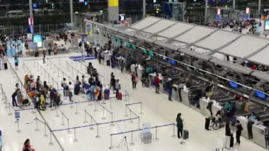Zaman atlamalı yolcu bekle Check in terminal kalkış sırasına