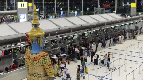 Zeitraffer Von Passagieren Die Check Schlange Abflugterminal Von Bangkok Warten — Stockvideo