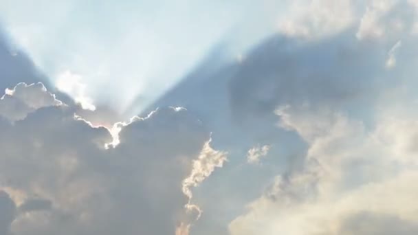 Lapso Tiempo Construir Nubes Amanecer Rompiendo Través Masa Nubes — Vídeo de stock