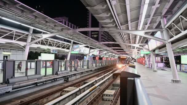 Bangkok Tailandia Noviembre 2018 Bts Sistema Transporte Masivo Skytrain Estación — Vídeos de Stock